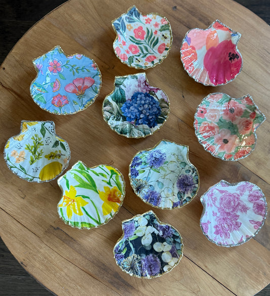 Floral Scallop Shell Trinket Dish