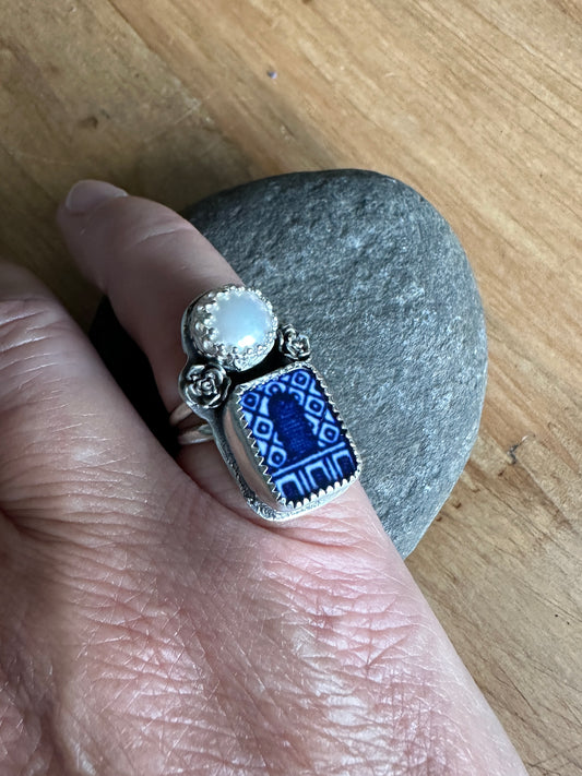 Blue Willow China and Freshwater Pearl Ring