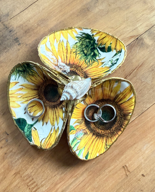 Clam Shell Blossom Trinket Dish