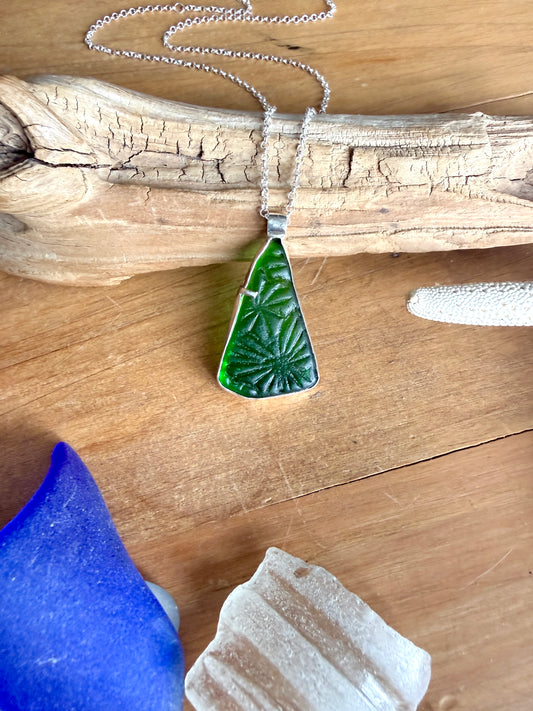 Pattern Green Sea Glass Necklace