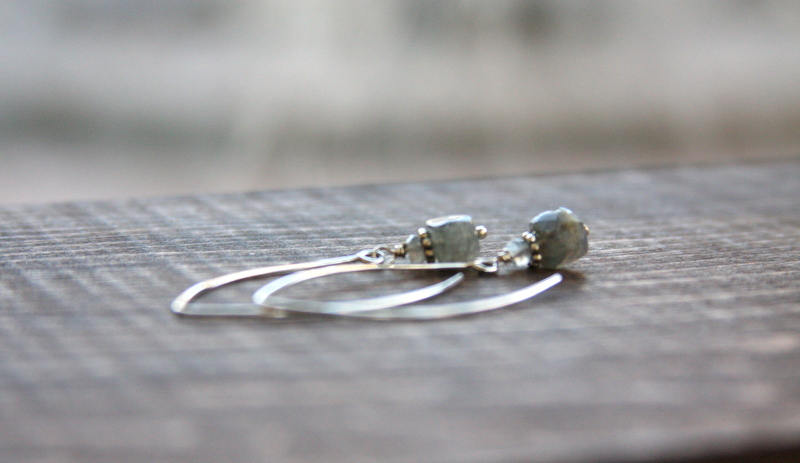 Labradorite dangle earrings, V shape dangle earrings, labradorite stones, earrings, everyday jewelry