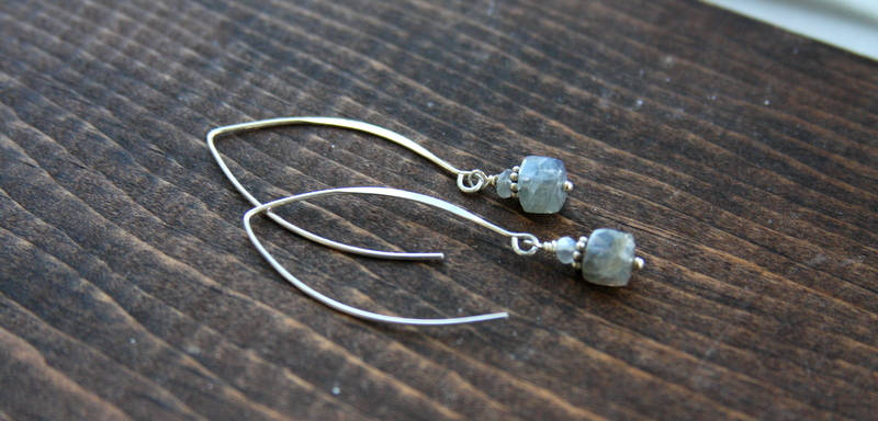 Labradorite dangle earrings, V shape dangle earrings, labradorite stones, earrings, everyday jewelry