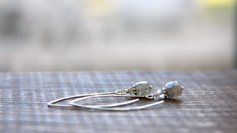 Labradorite dangle earrings, V shape dangle earrings, labradorite stones, earrings, everyday jewelry