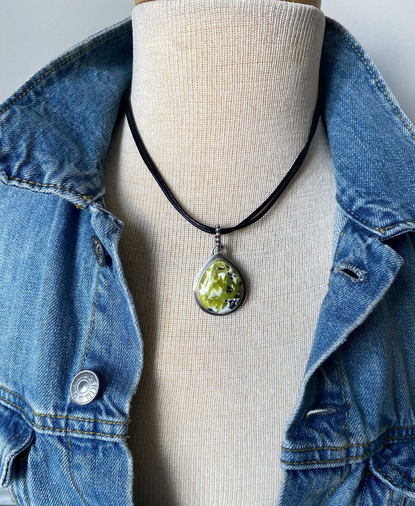 Lizardite Stone Leather Necklace